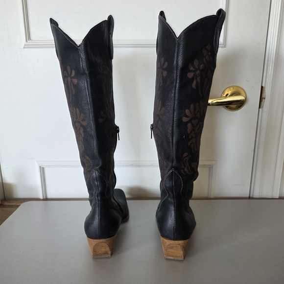 Handcrafted Black and Brown Leather Cowgirl Boots - Size 37.5 - Italian, Floral - Picture 5 of 12